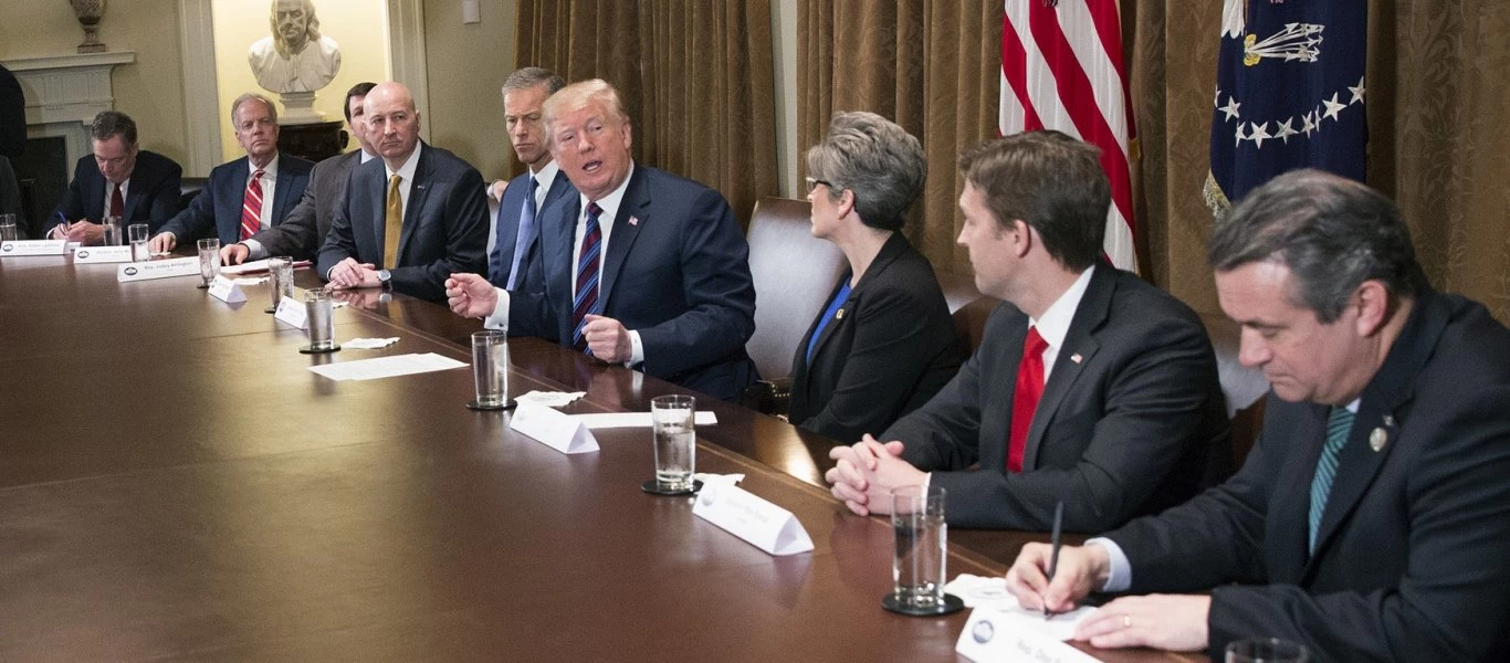 Έκτακτη τηλεδιάσκεψη του Ν.Τραμπ με τους Αμερικανούς τραπεζίτες